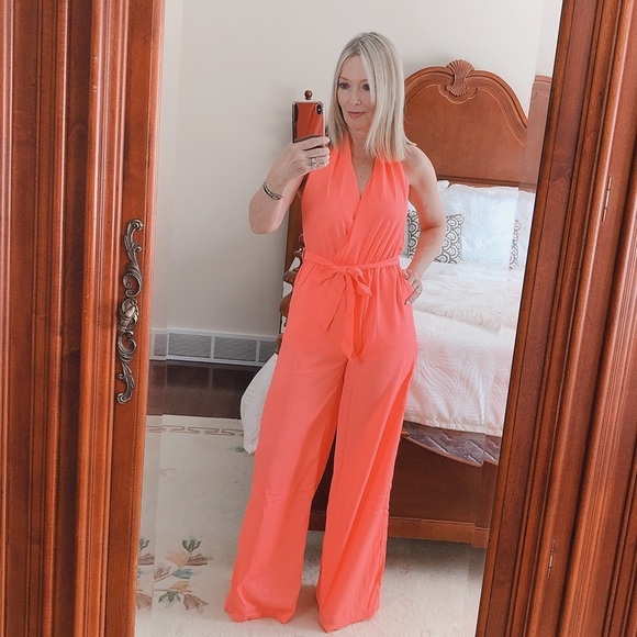 HOT & DELICIOUS coral romper halter neck bare back - Picture 4 of 8